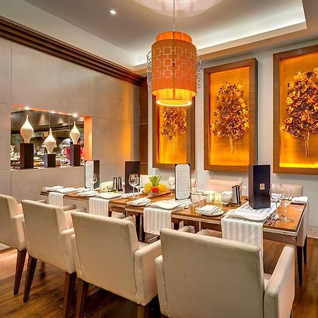 Hotel Hindusthan International, Колката Екстериор снимка