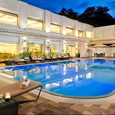 Hotel Hindusthan International, Колката Екстериор снимка