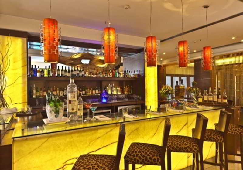 Hotel Hindusthan International, Колката Екстериор снимка