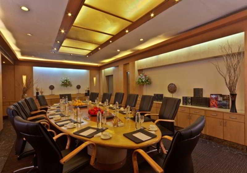 Hotel Hindusthan International, Колката Екстериор снимка