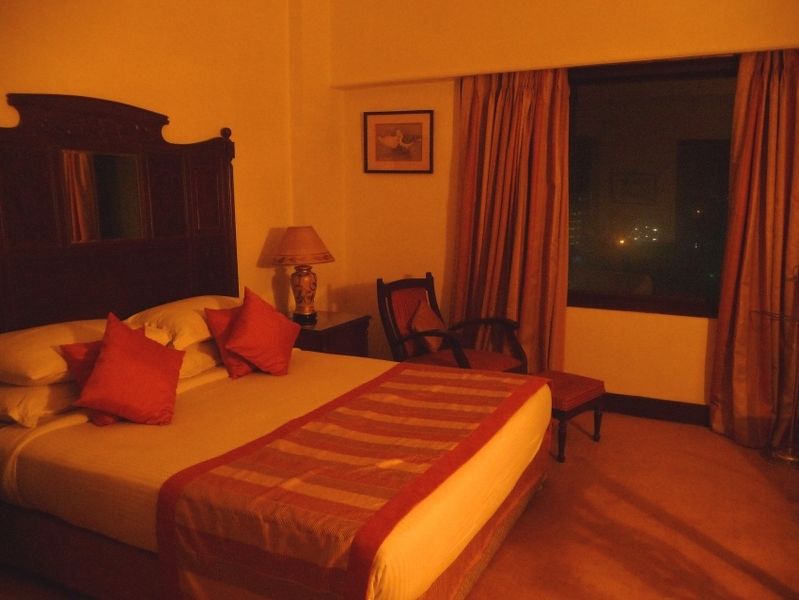 Hotel Hindusthan International, Колката Екстериор снимка