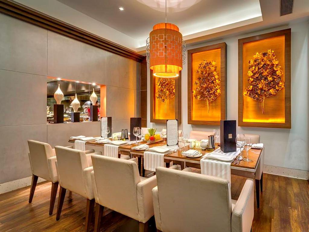 Hotel Hindusthan International, Колката Екстериор снимка