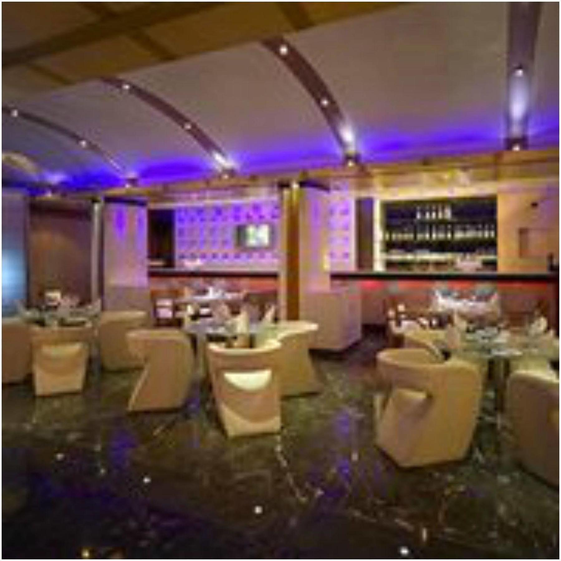 Hotel Hindusthan International, Колката Ресторант снимка