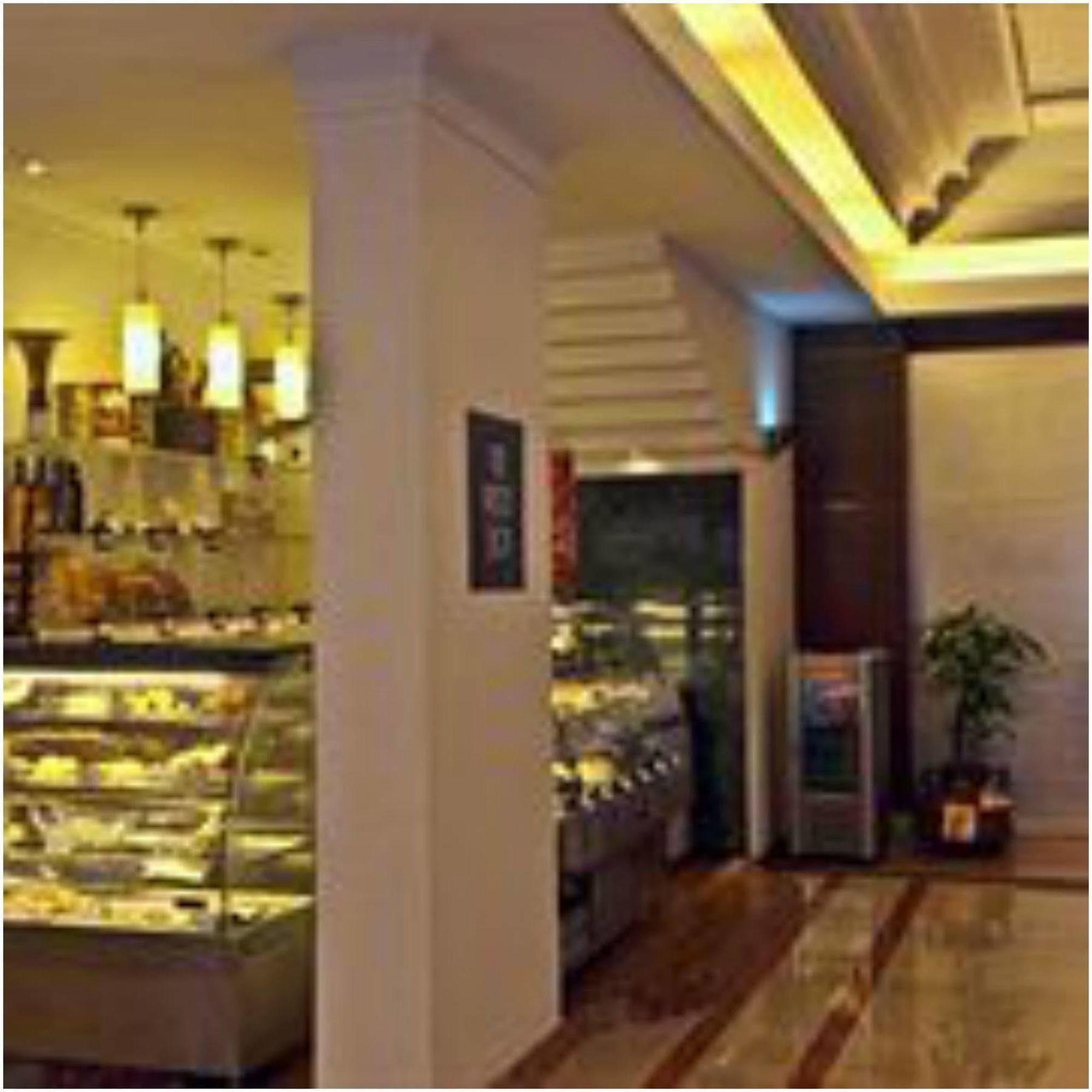 Hotel Hindusthan International, Колката Екстериор снимка