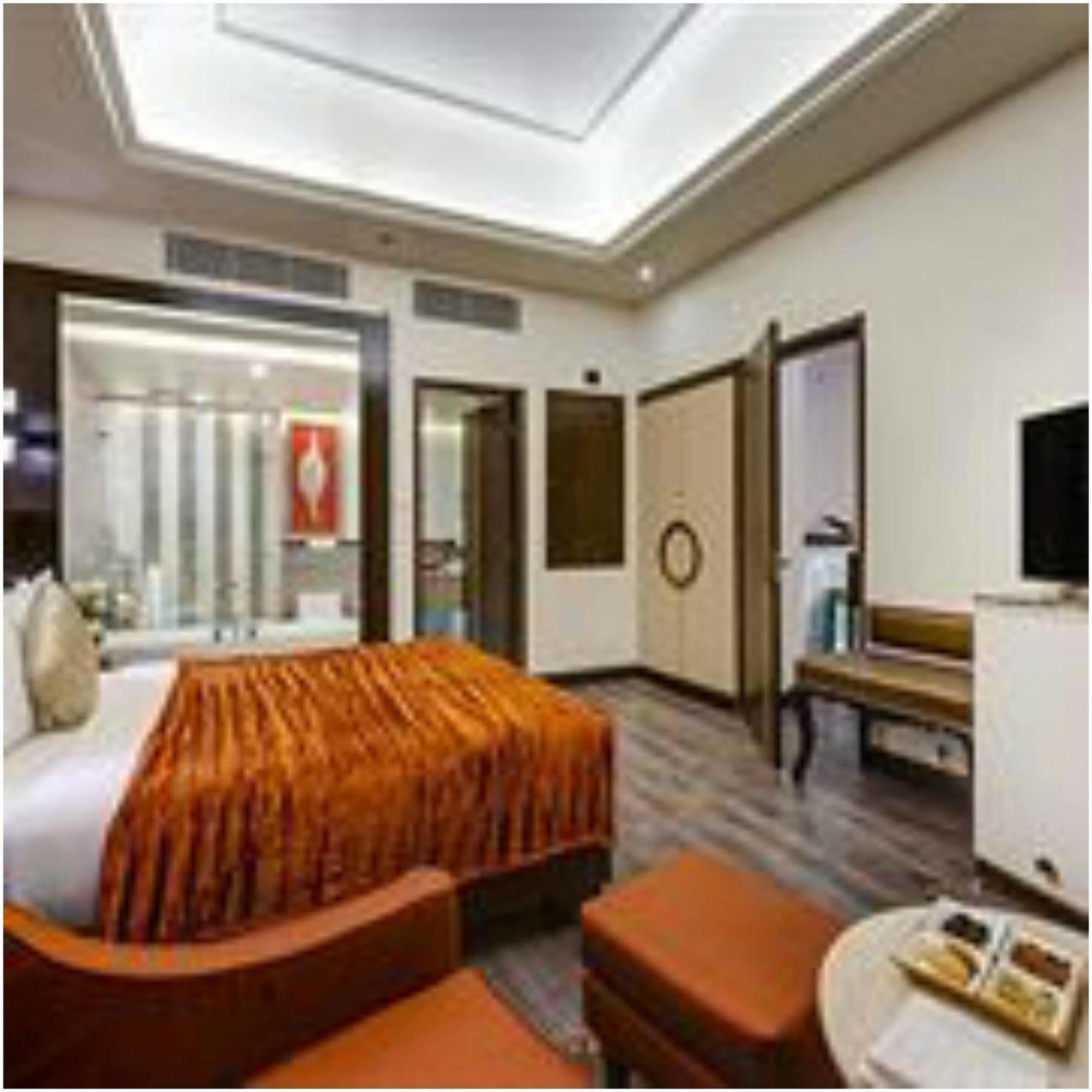 Hotel Hindusthan International, Колката Екстериор снимка