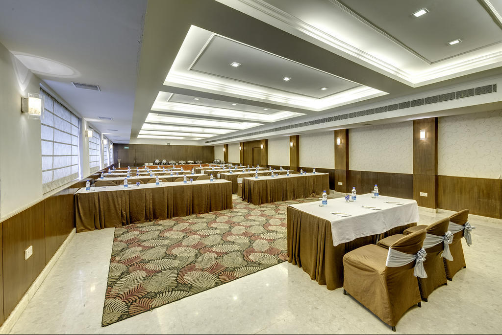 Hotel Hindusthan International, Колката Екстериор снимка