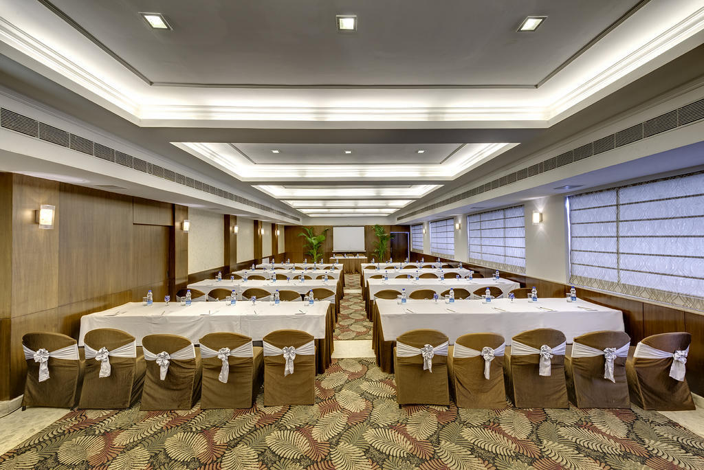 Hotel Hindusthan International, Колката Екстериор снимка