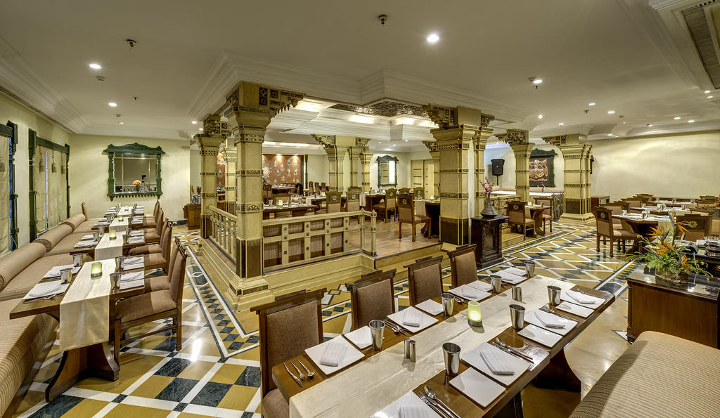 Hotel Hindusthan International, Колката Екстериор снимка