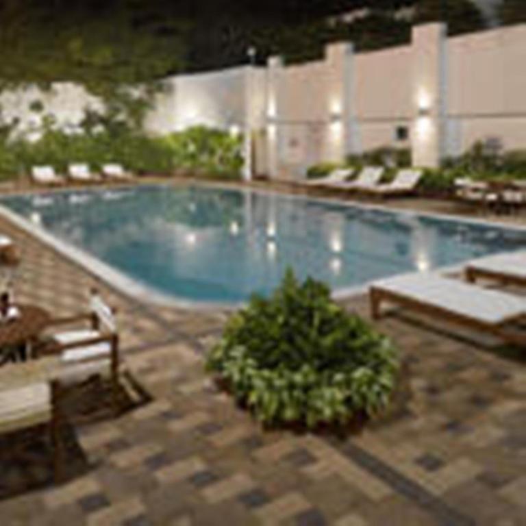 Hotel Hindusthan International, Колката Екстериор снимка
