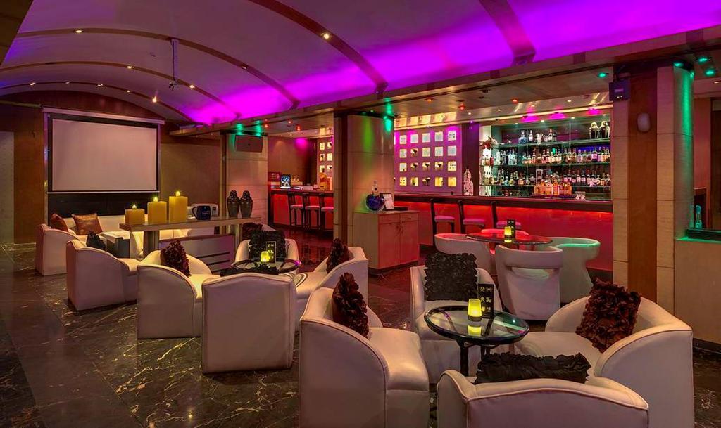 Hotel Hindusthan International, Колката Екстериор снимка