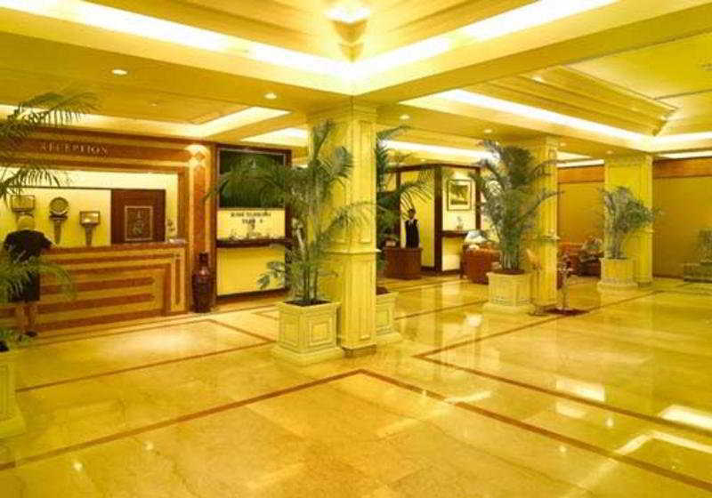 Hotel Hindusthan International, Колката Екстериор снимка